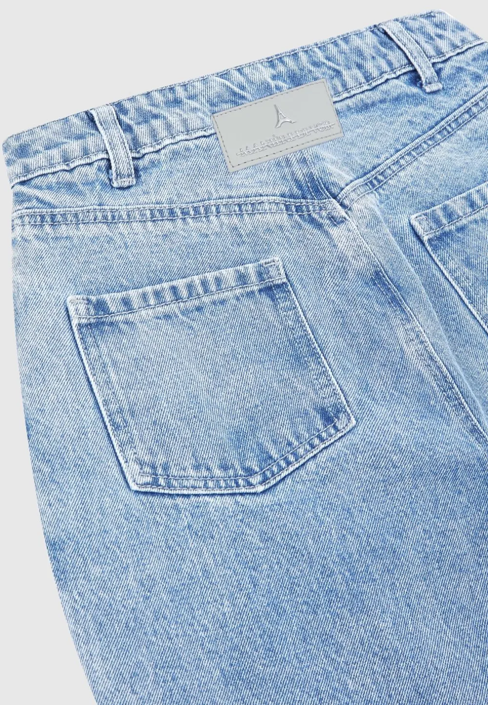 Line Art Boyfriend Jeans