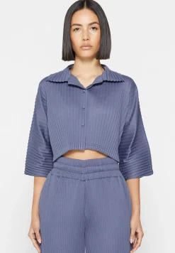 Pleated Cropped Shirt