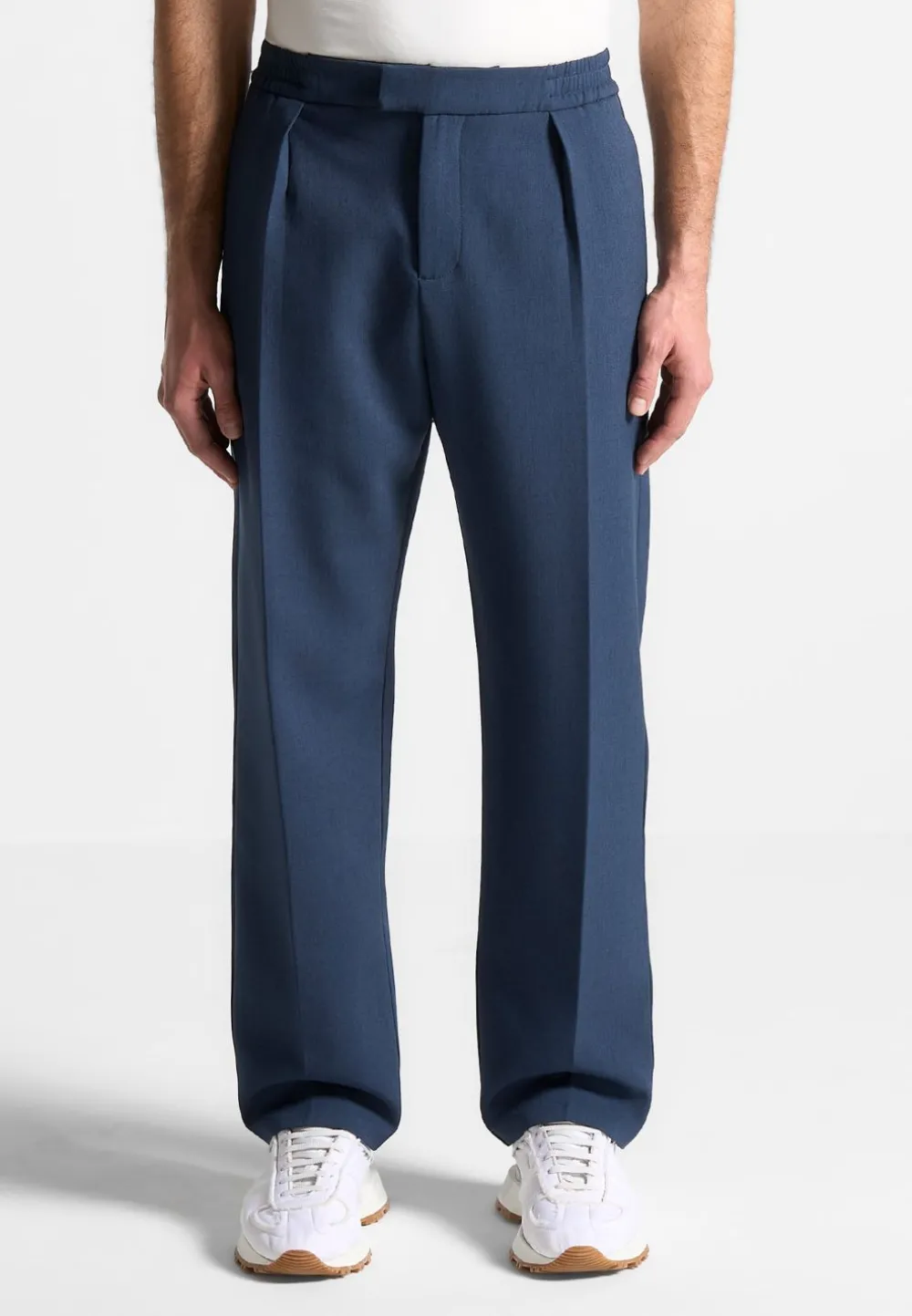 Relaxed Tailored Trousers With Pleat