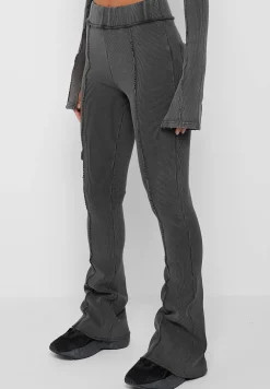 Ribbed Flared Leggings