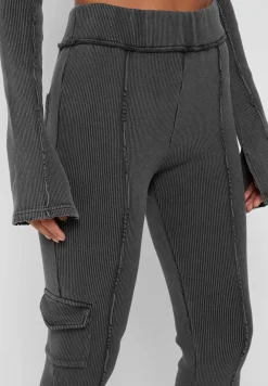 Ribbed Flared Leggings